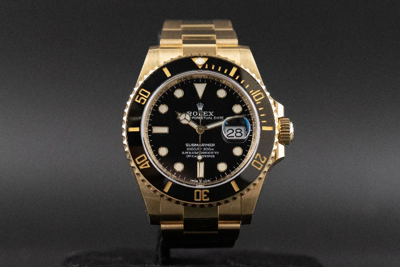 Rolex<br>126618LN Submariner 18k Black Dial