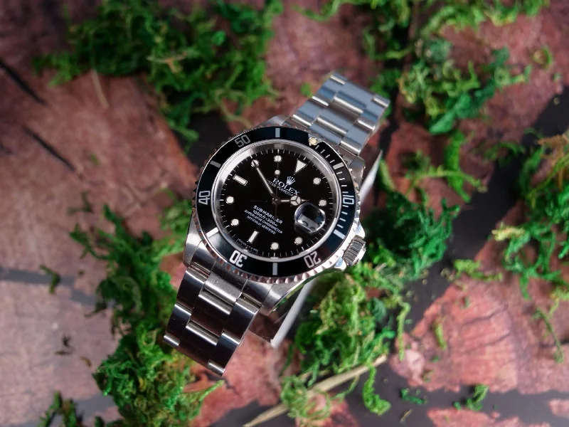 Rolex Submariner 16610 complete collectors set.