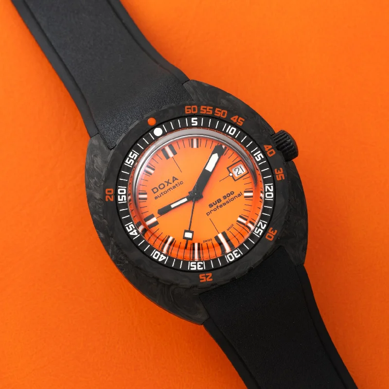 DOXA Sub 300 Carbon 'Professional'