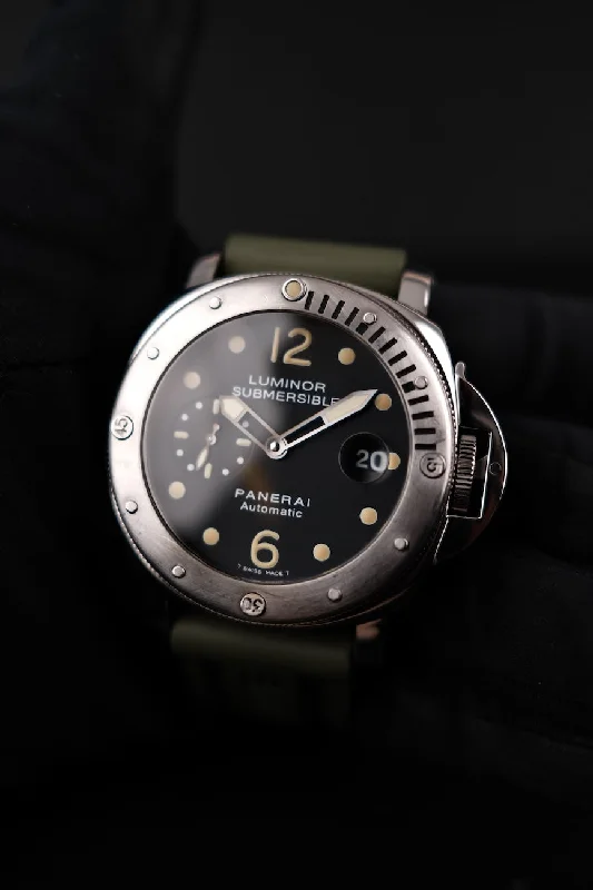 Panerai Luminor Submersible PAM00024 Box + og. Papiere D-Series, German Delivered